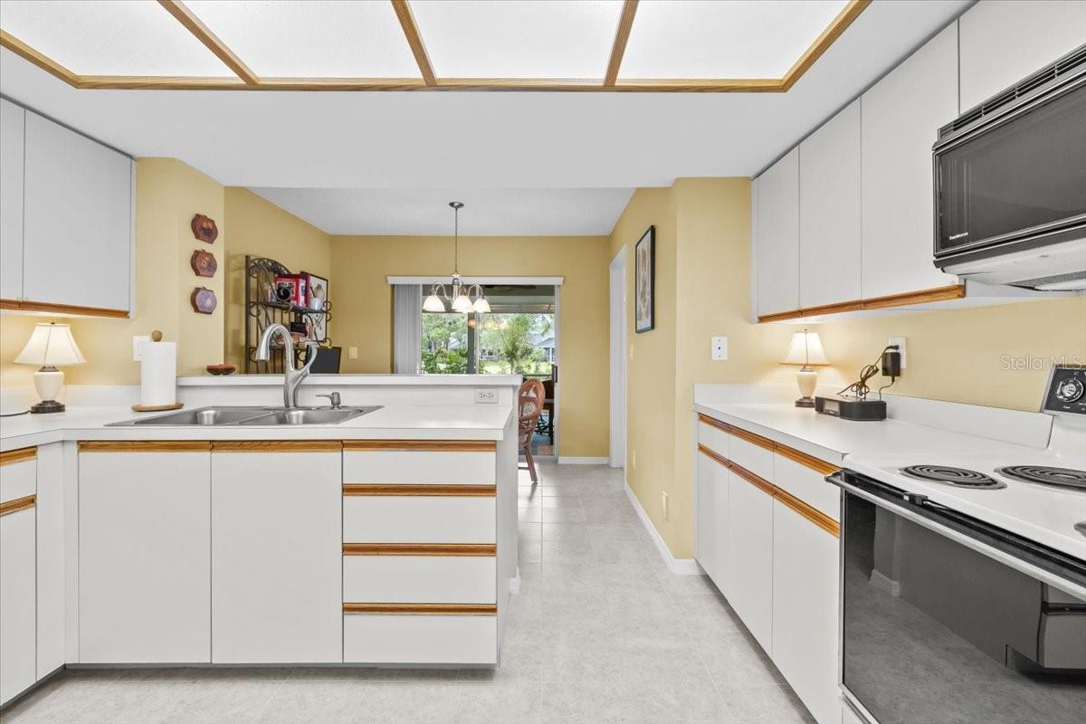235 WOODRIDGE CIR, OLDSMAR, FL, 34677