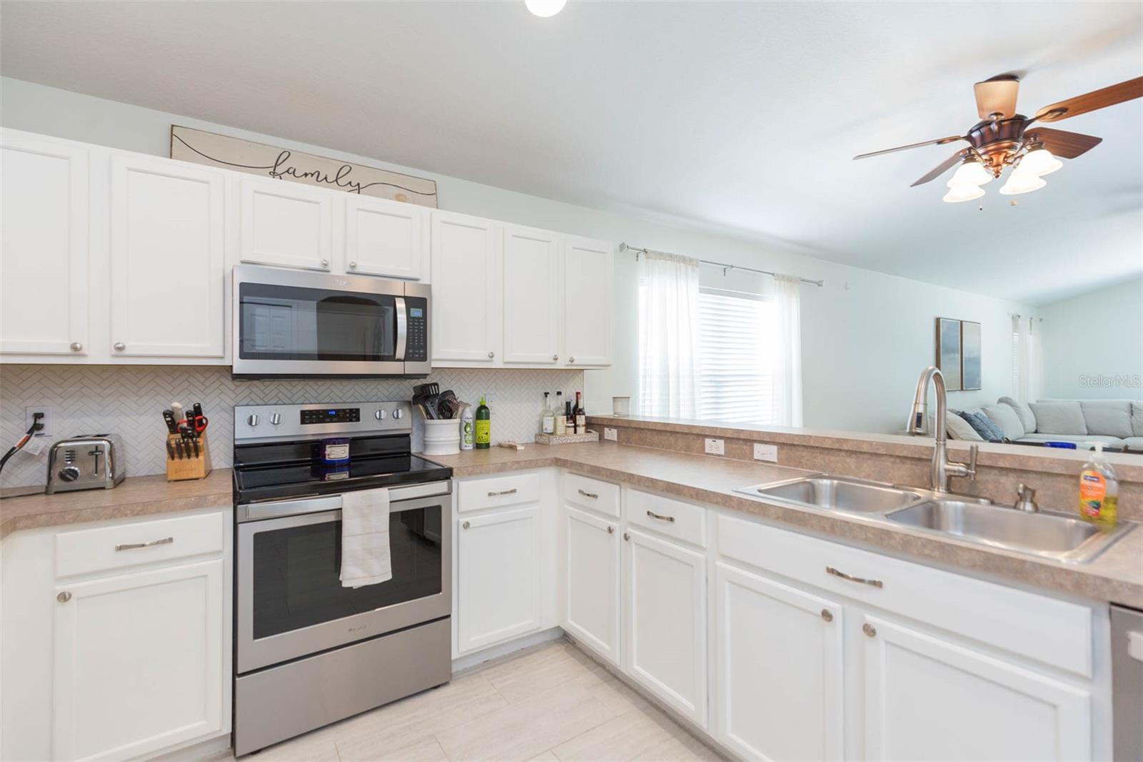 5322 BRADDOCK DR, ZEPHYRHILLS, FL, 33541
