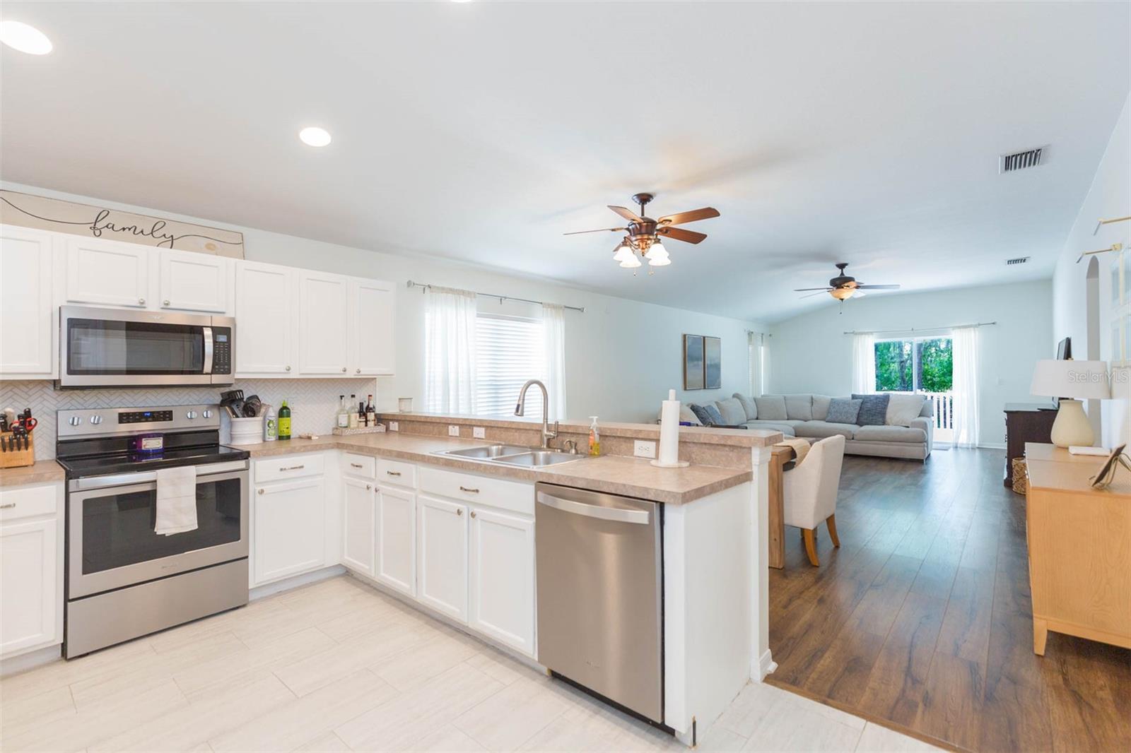 5322 BRADDOCK DR, ZEPHYRHILLS, FL, 33541