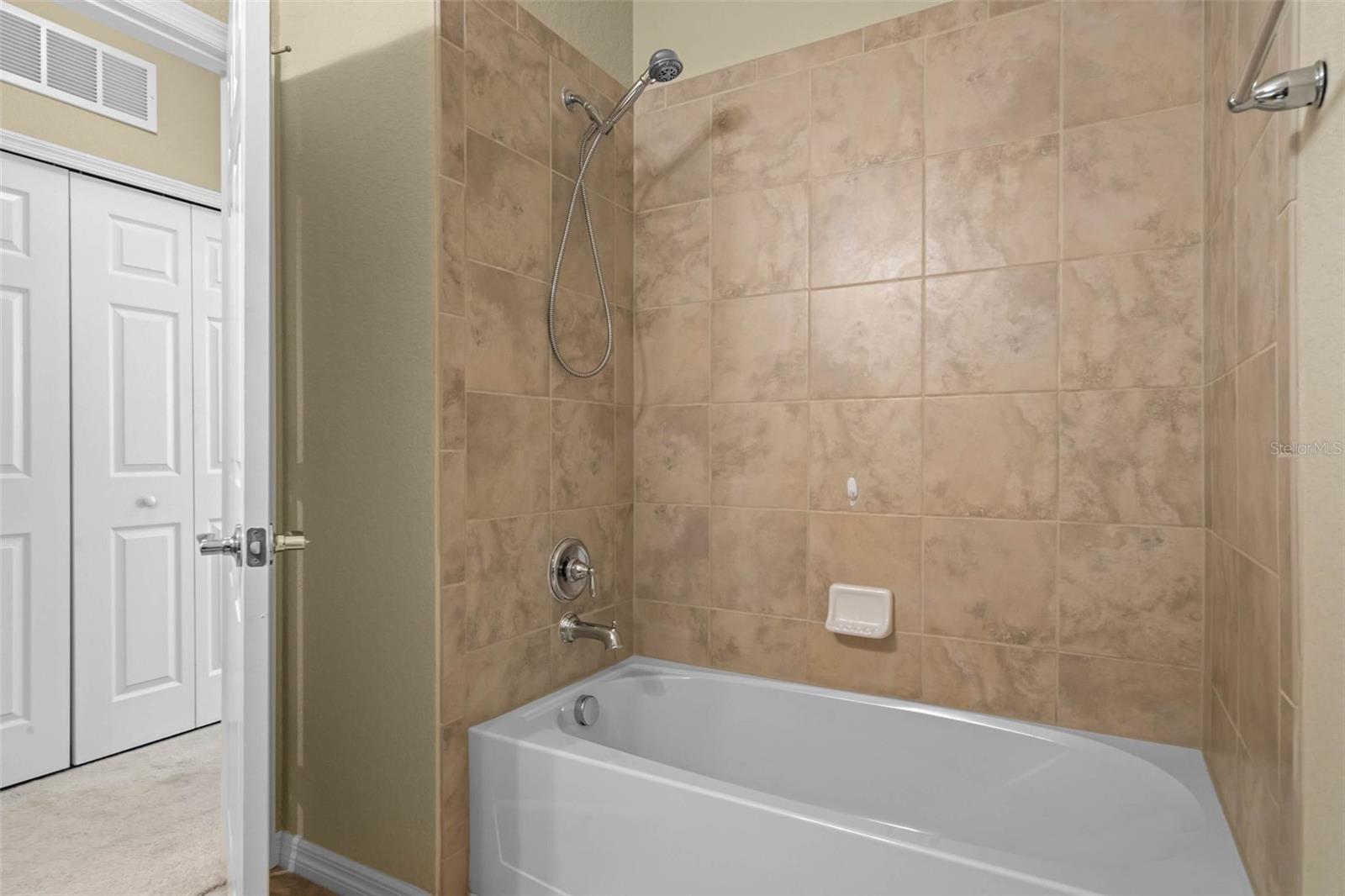8355 BELLA TIERRA CT, DAVENPORT, FL, 33896