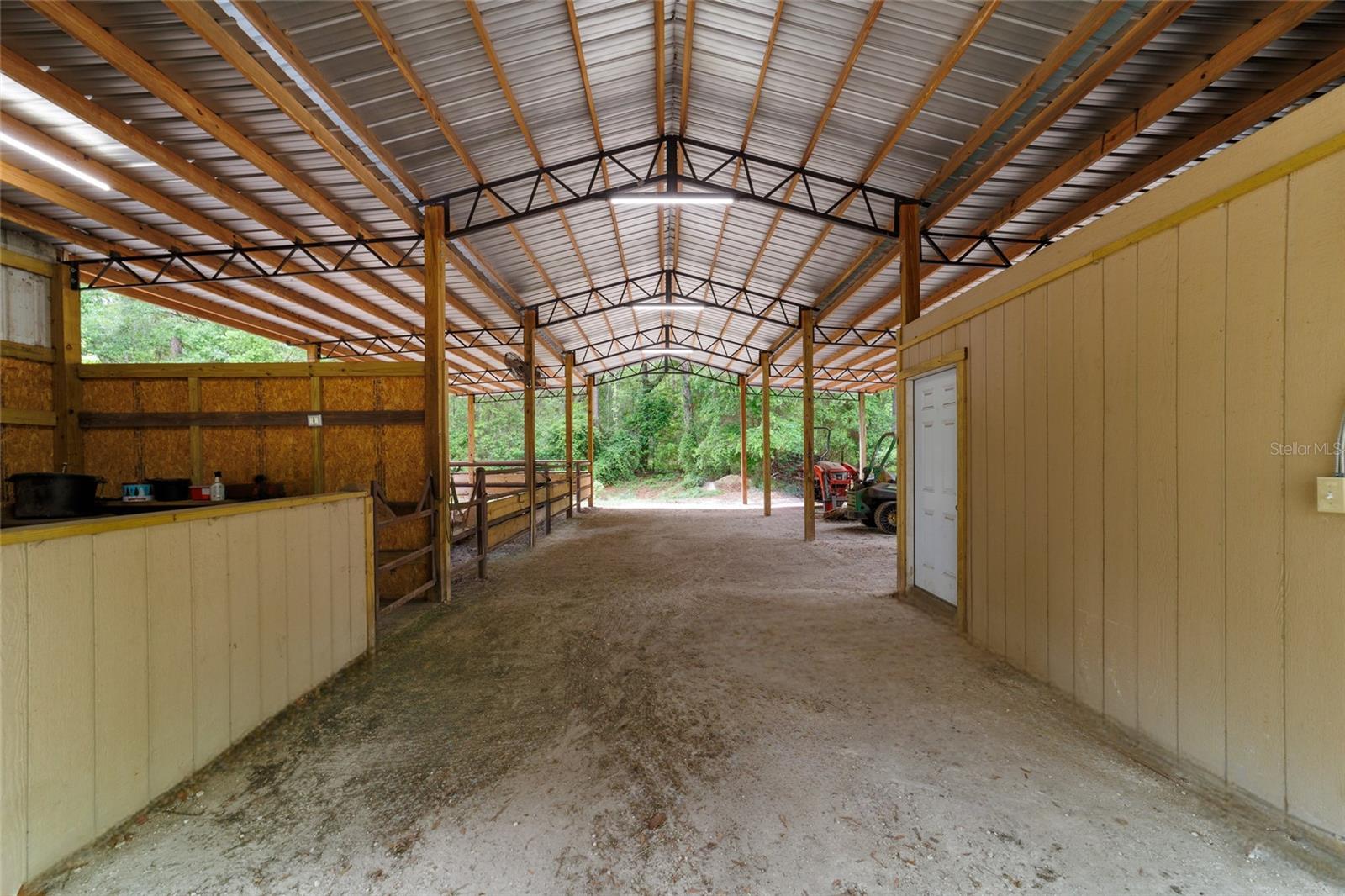 21990 NE HIGHWAY 27, WILLISTON, FL, 32696