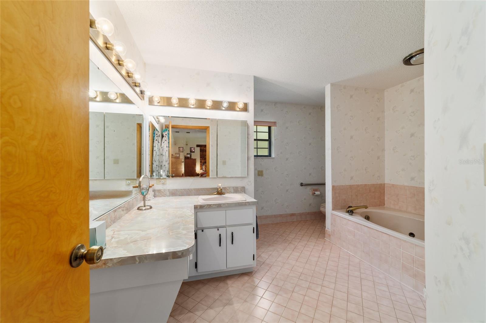21990 NE HIGHWAY 27, WILLISTON, FL, 32696