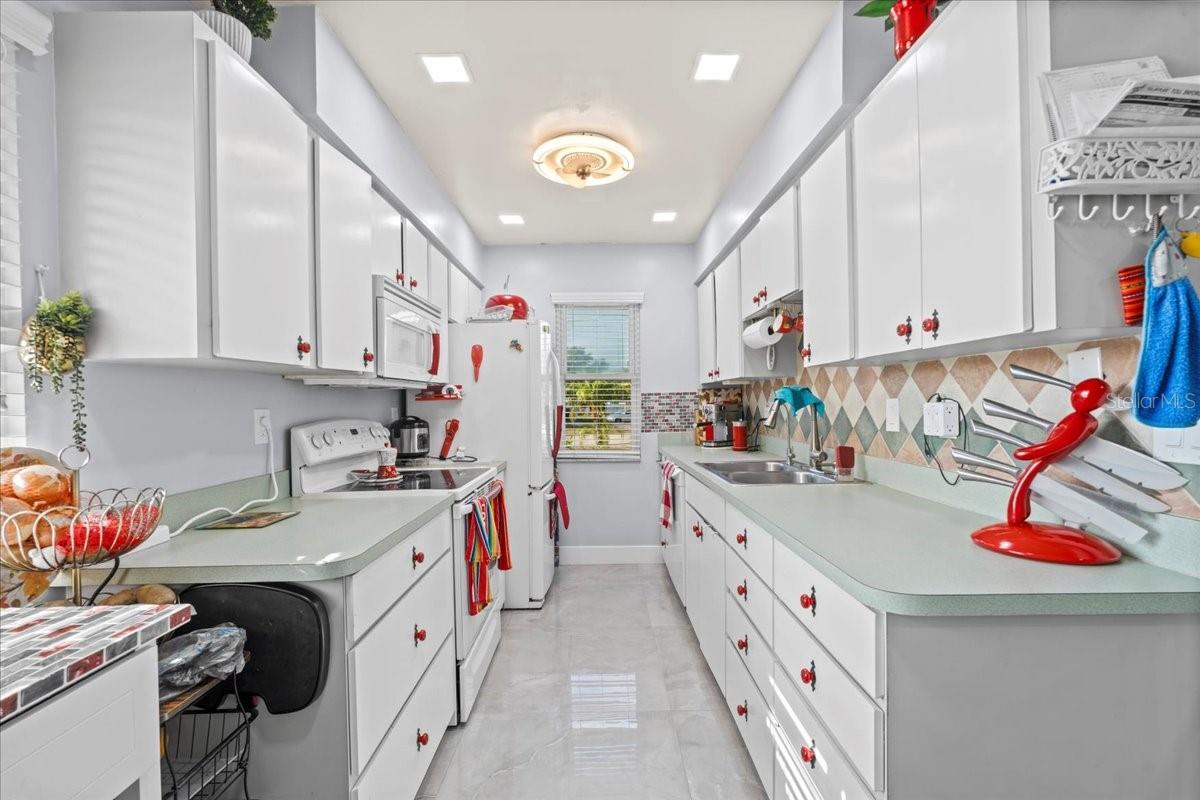 25068 HARBORVIEW RD #1B, PUNTA GORDA, FL, 33980