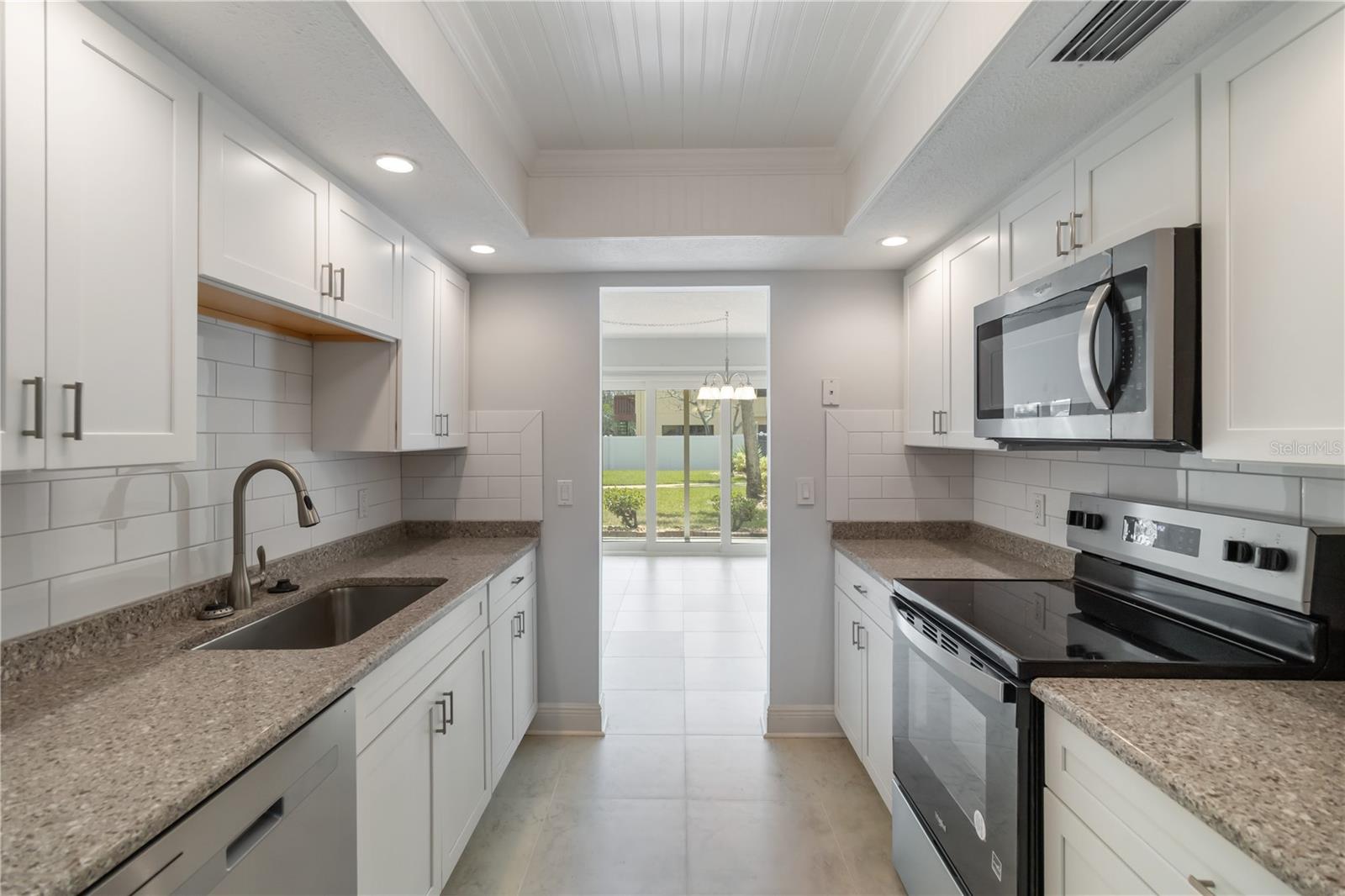 101 LOUELLA LN #11, NOKOMIS, FL, 34275