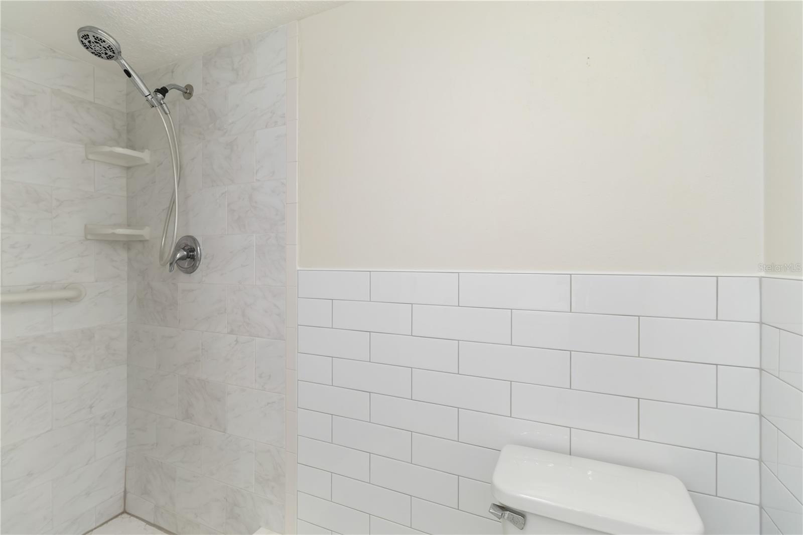 101 LOUELLA LN #11, NOKOMIS, FL, 34275
