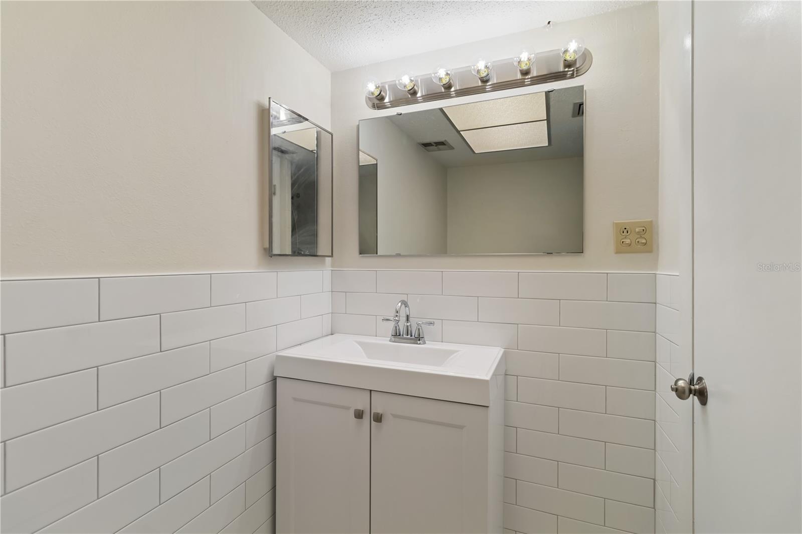 101 LOUELLA LN #11, NOKOMIS, FL, 34275