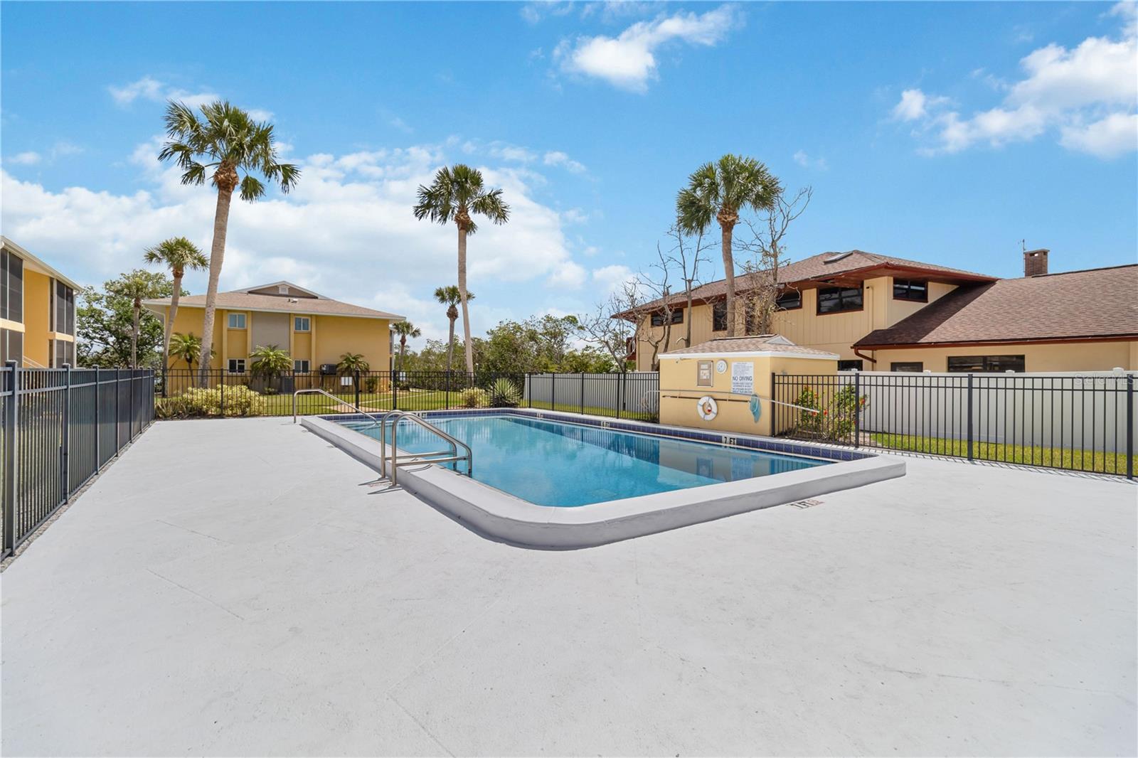 101 LOUELLA LN #11, NOKOMIS, FL, 34275
