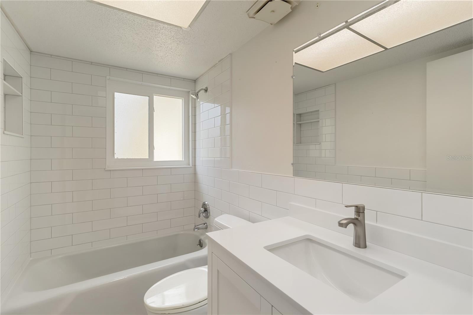 101 LOUELLA LN #11, NOKOMIS, FL, 34275