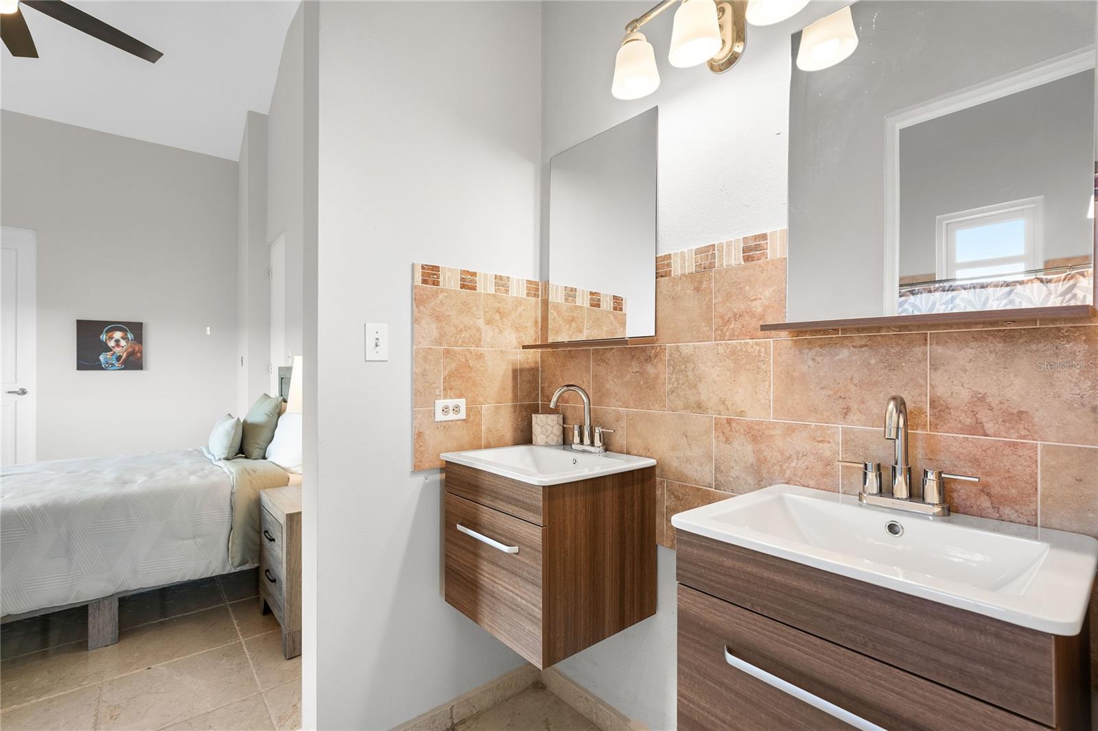 PR9112888 Property Photo