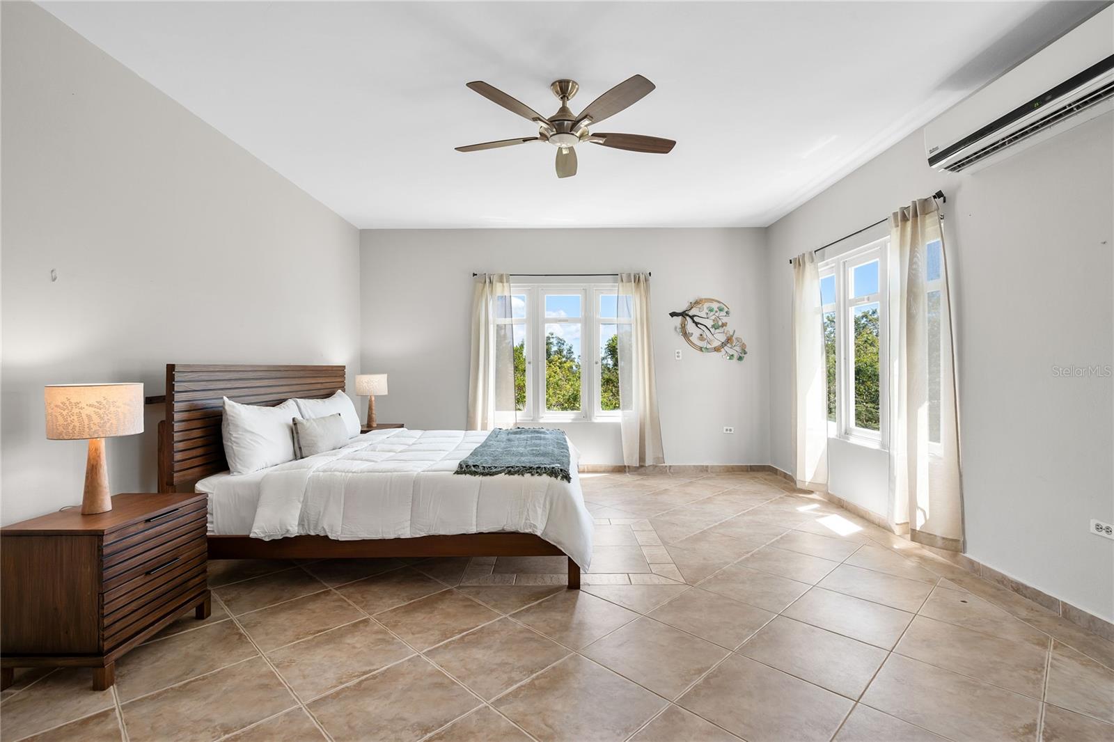 PR9112888 Property Photo