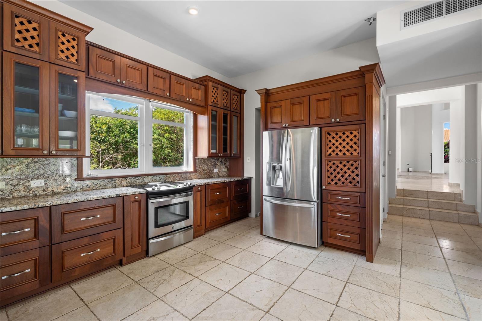 PR9112888 Property Photo