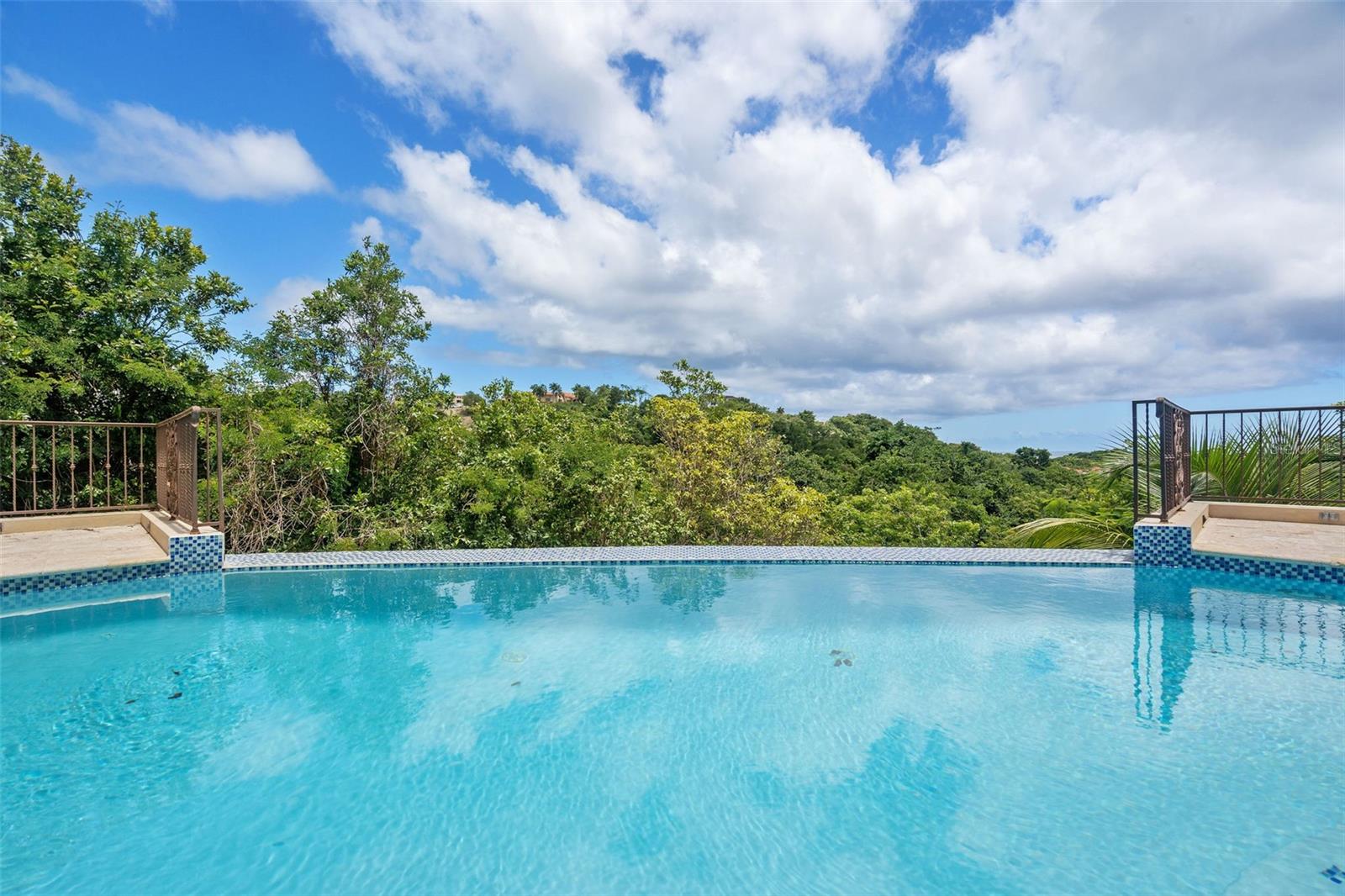 PR9112888 Property Photo