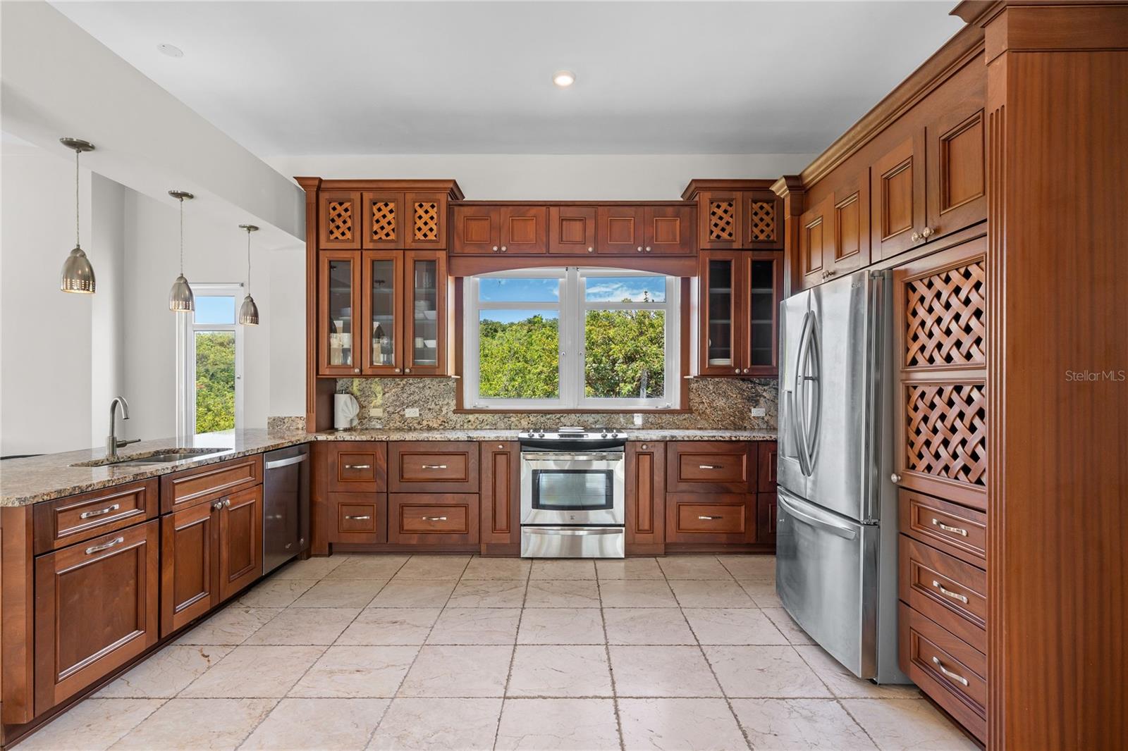 PR9112888 Property Photo