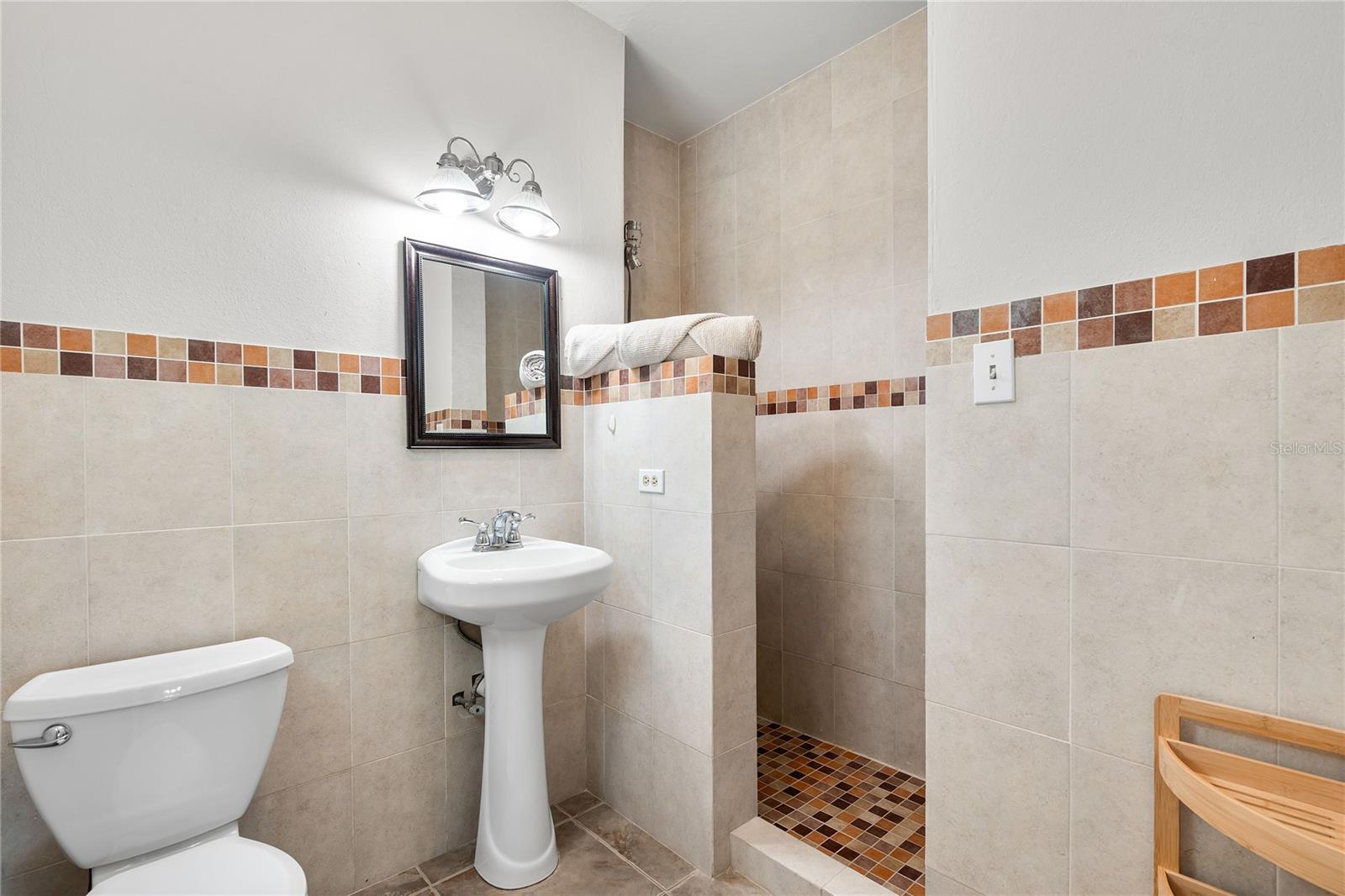 PR9112888 Property Photo