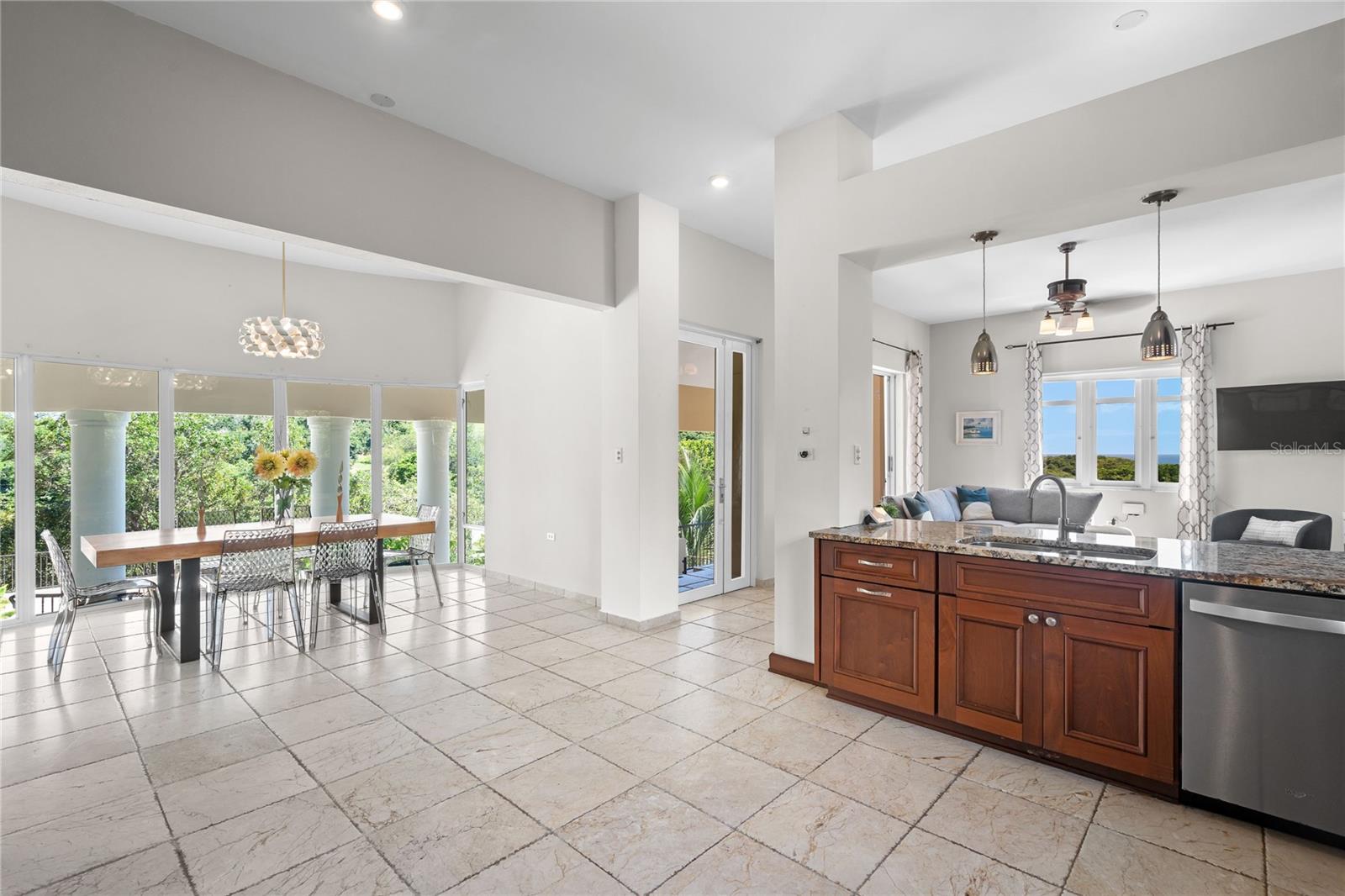 PR9112888 Property Photo