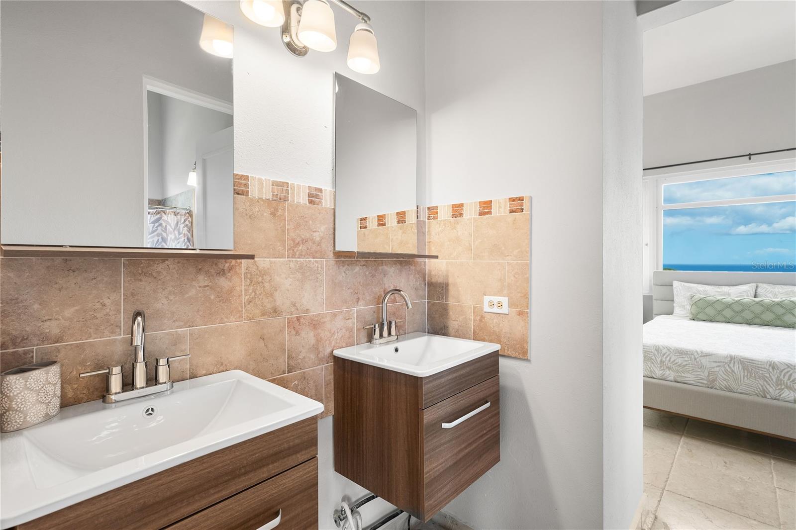 PR9112888 Property Photo