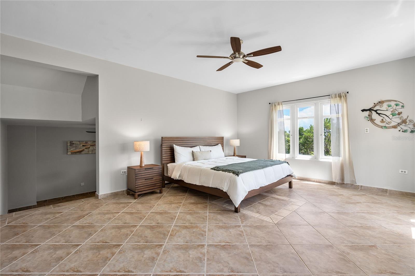 PR9112888 Property Photo