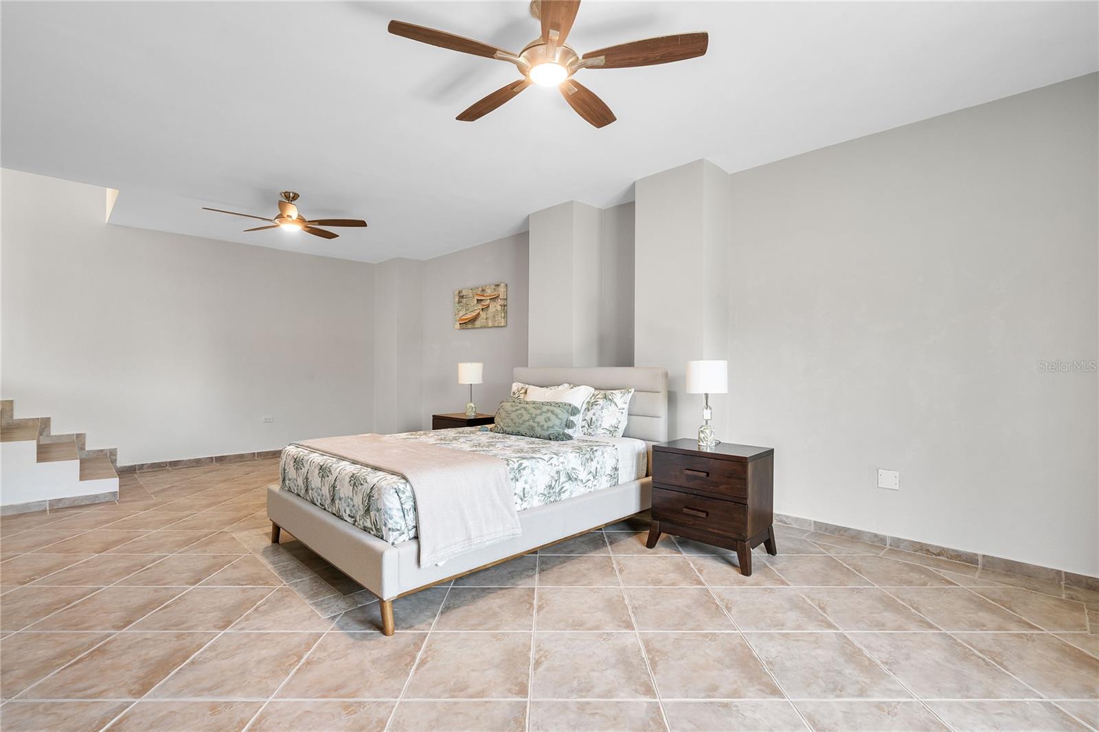 PR9112888 Property Photo