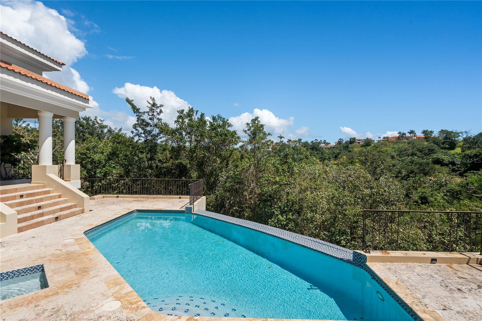 PR9112888 Property Photo