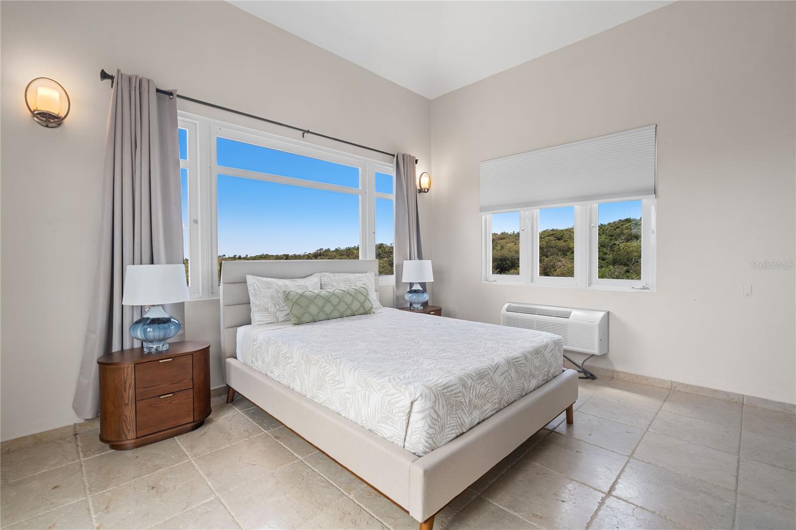 PR9112888 Property Photo