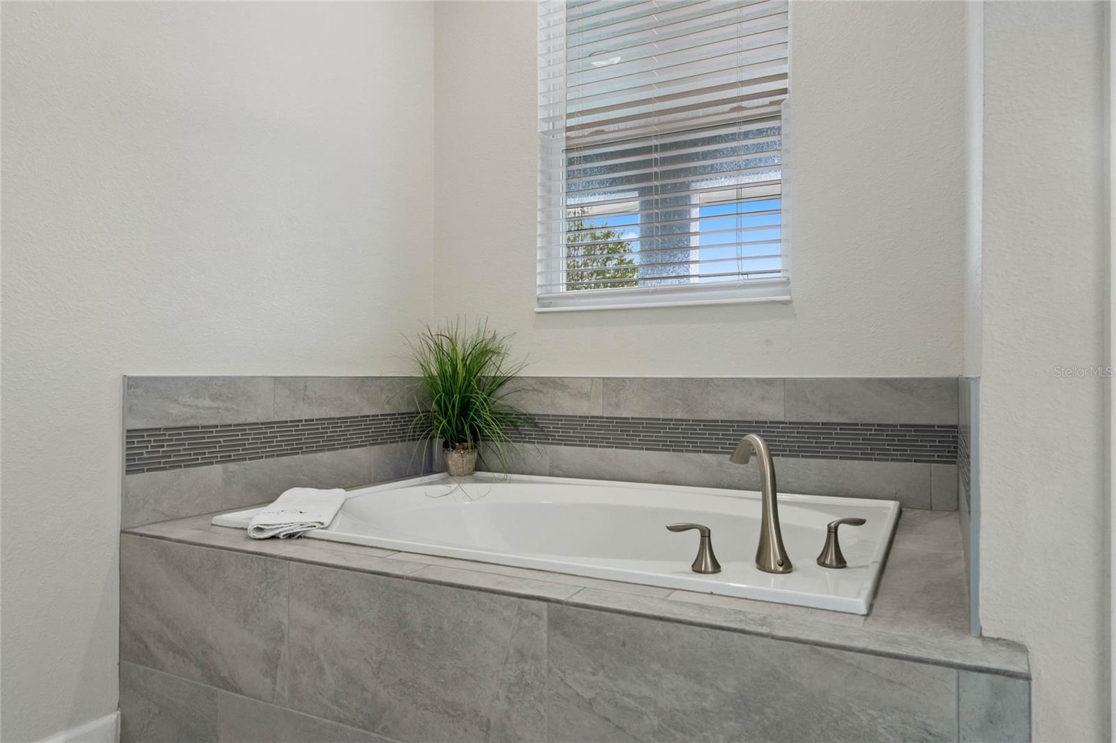 601 PEBBLE BEACH DR, DAVENPORT, FL, 33896