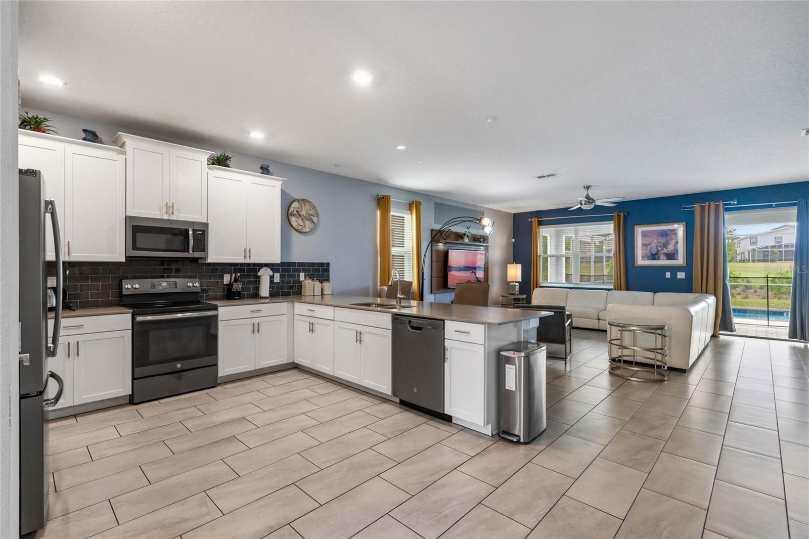 601 PEBBLE BEACH DR, DAVENPORT, FL, 33896