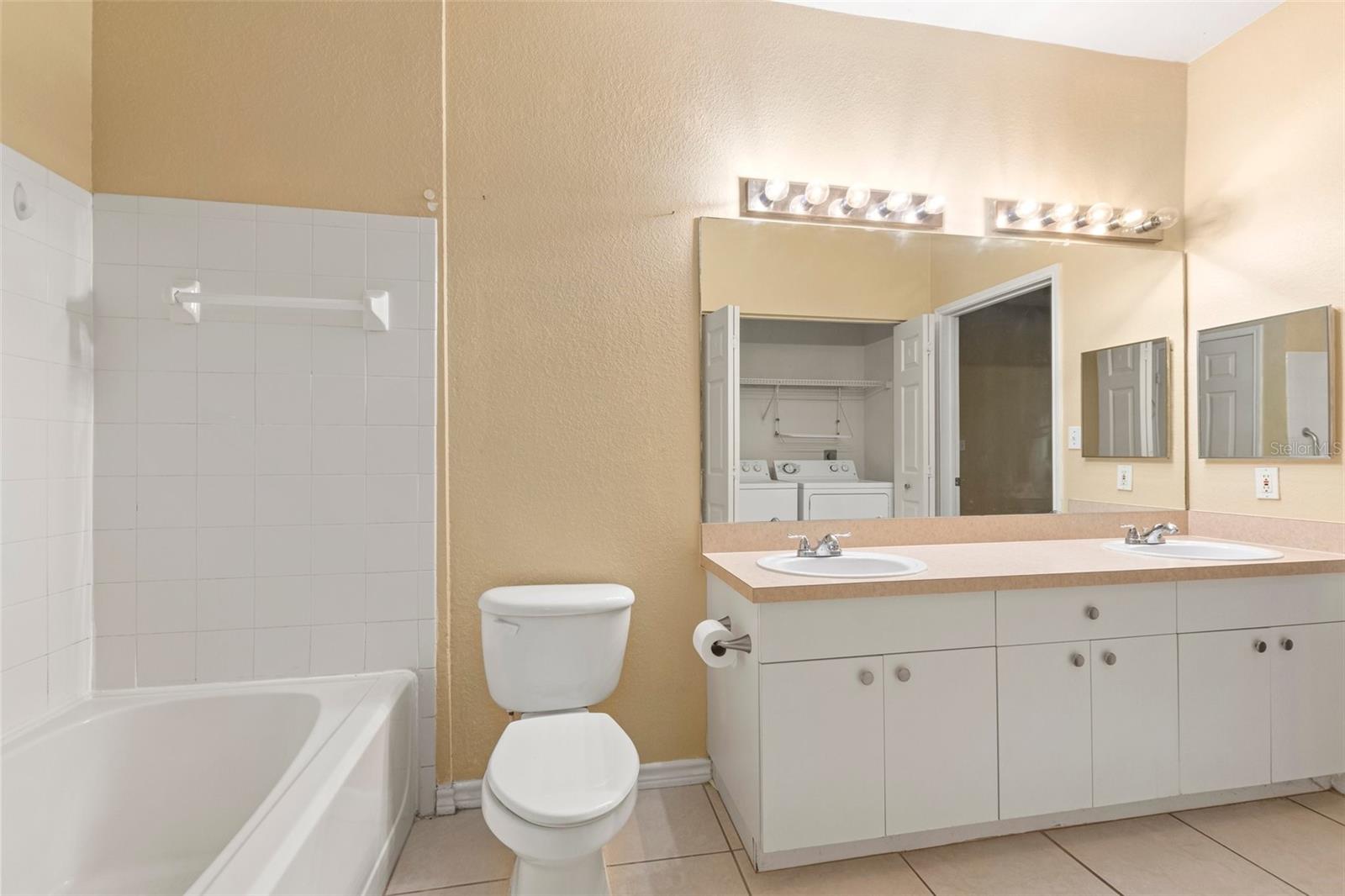 4305 BAYSIDE VILLAGE DR #104, TAMPA, FL, 33615