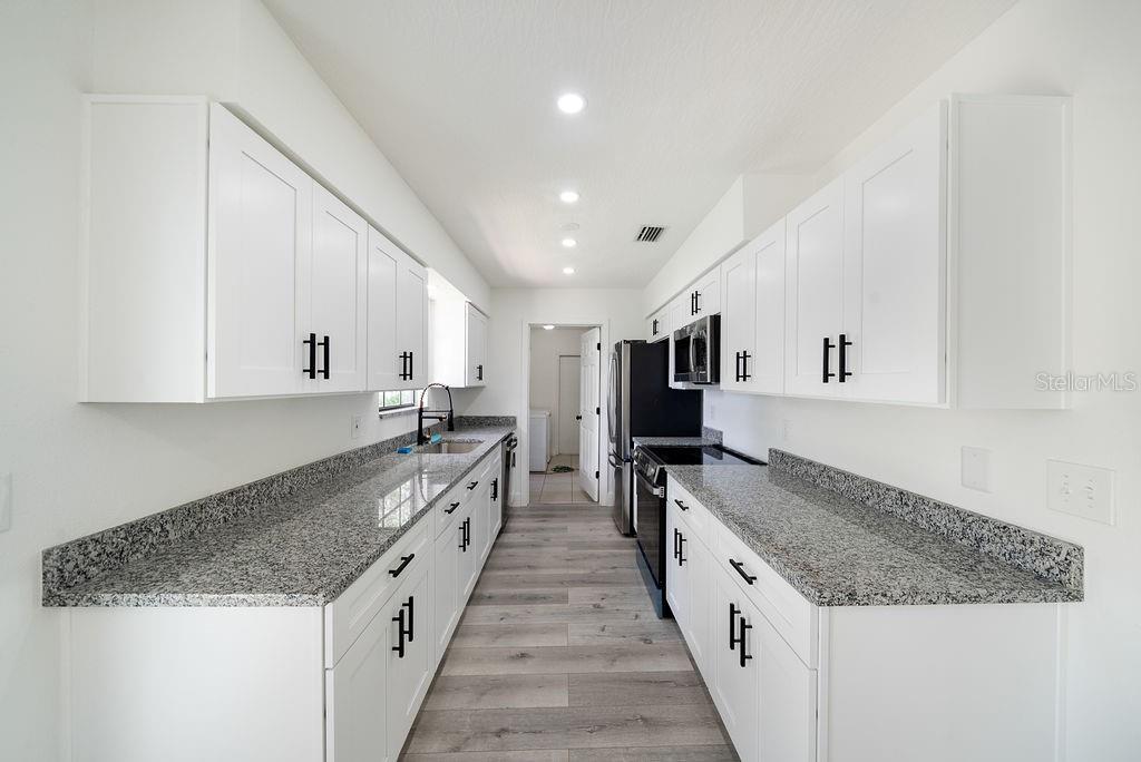 682 DE GROODT RD SW, PALM BAY, FL, 32908