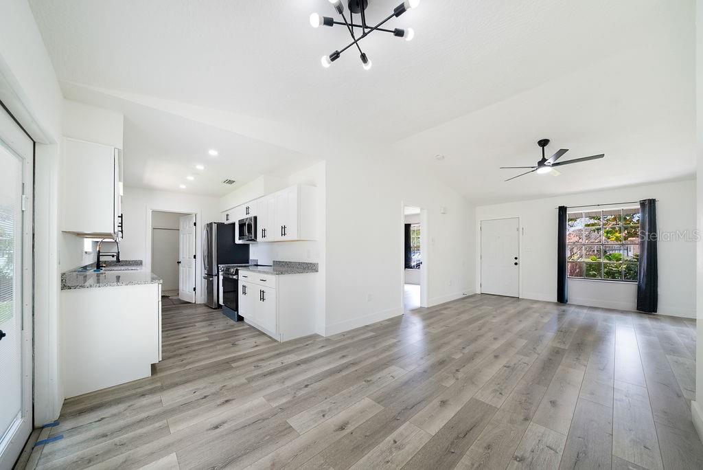 682 DE GROODT RD SW, PALM BAY, FL, 32908