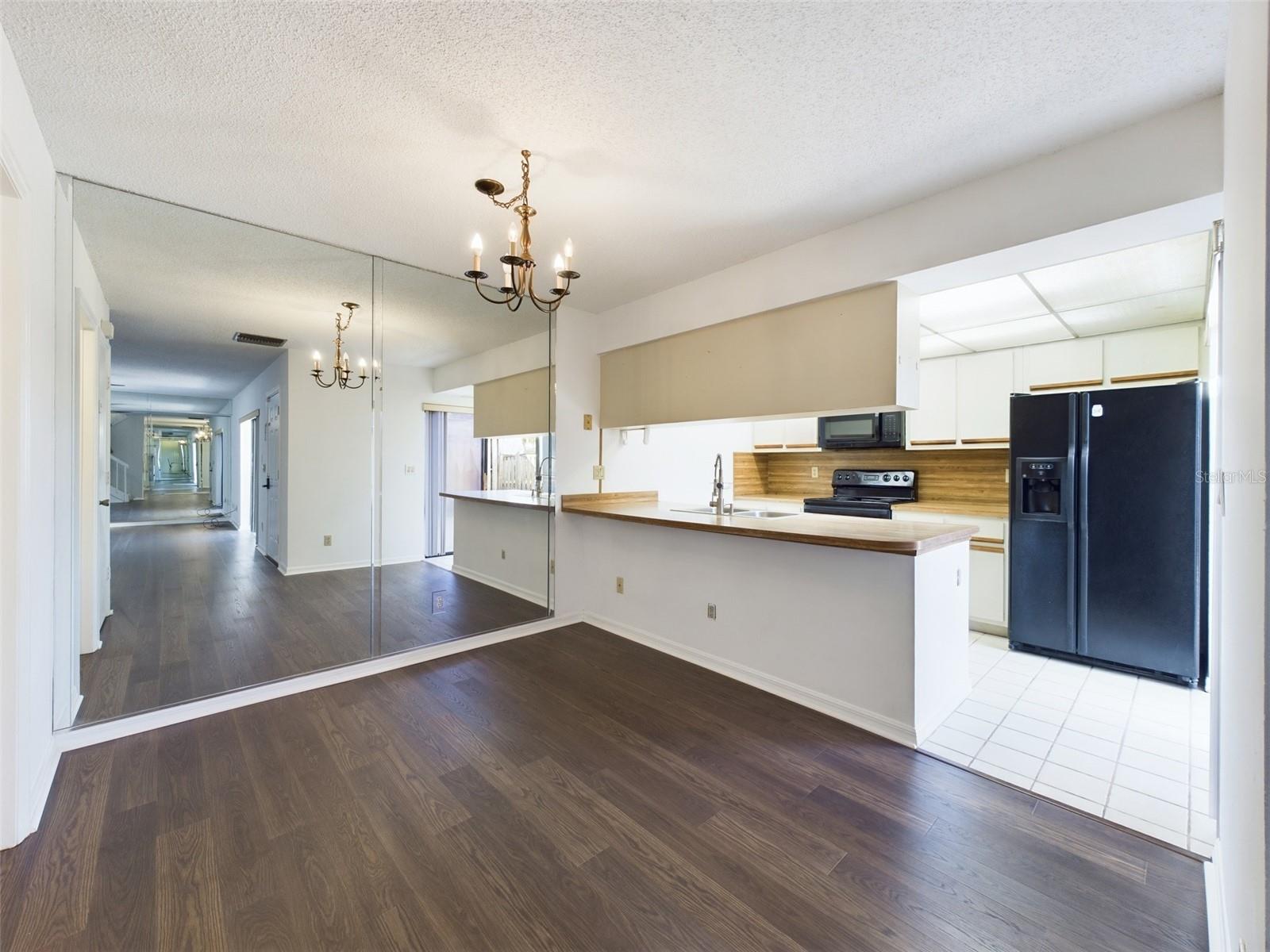 1009 ROYAL OAK BLVD, LEESBURG, FL, 34748