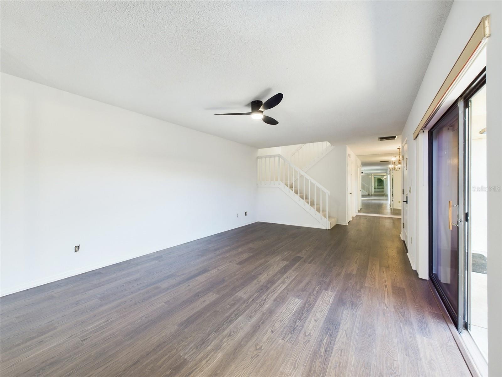 1009 ROYAL OAK BLVD, LEESBURG, FL, 34748