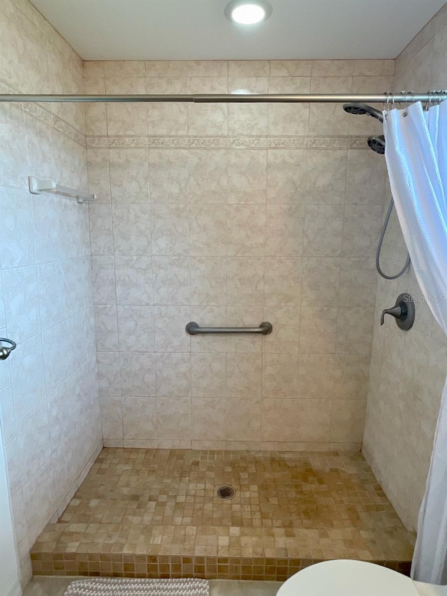 3890 MAINLANDS BLVD N, PINELLAS PARK, FL, 33782