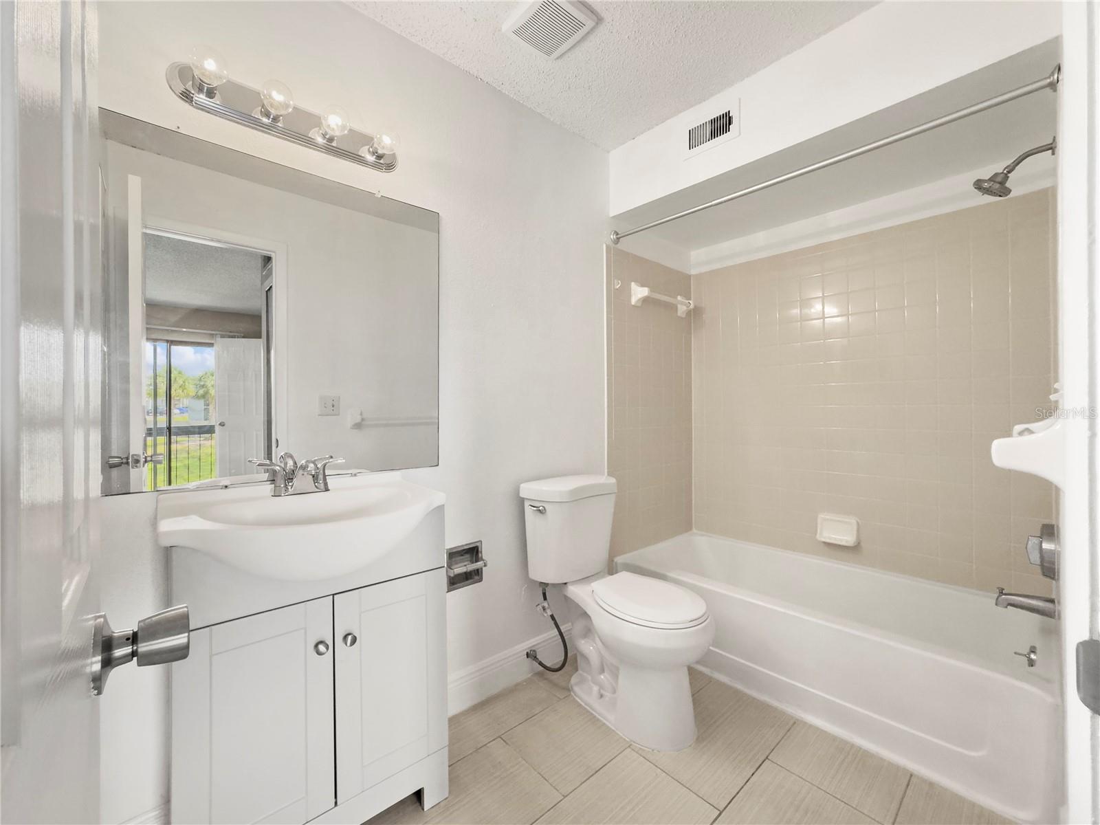 2130 CASCADES BLVD #204, KISSIMMEE, FL, 34741