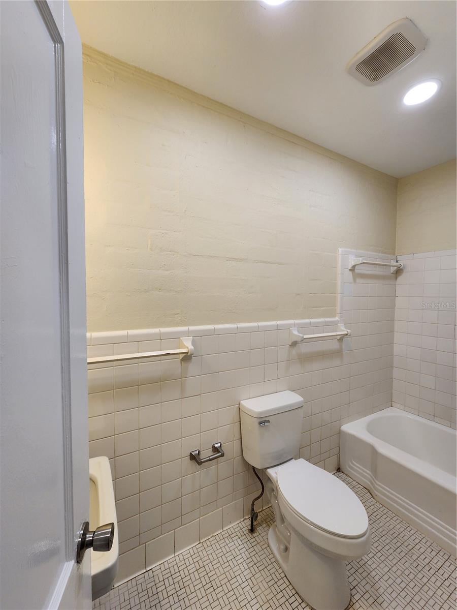1823 NW 2 AVE, GAINESVILLE, FL, 32603