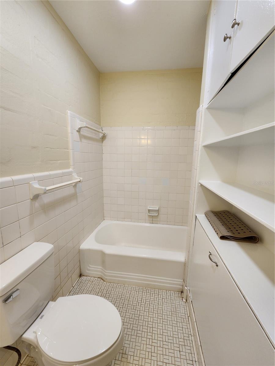 1823 NW 2 AVE, GAINESVILLE, FL, 32603