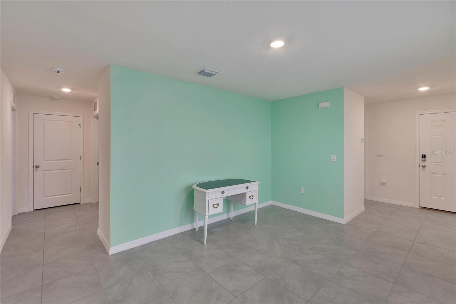5547 LOGAN CAVE AVE, WIMAUMA, FL, 33598
