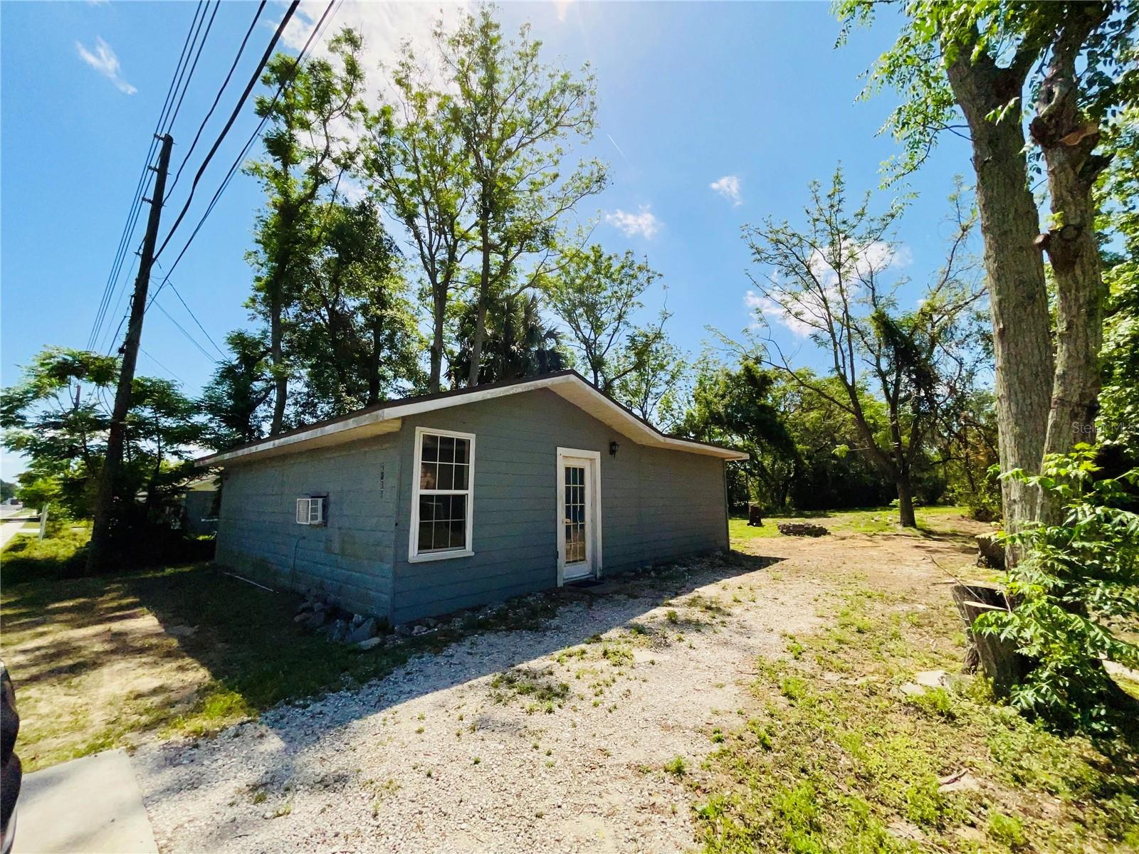 2414 E ORANGE AVE, EUSTIS, FL, 32726