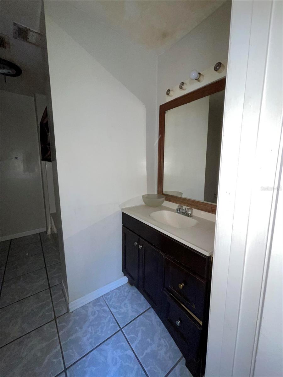 2414 E ORANGE AVE, EUSTIS, FL, 32726