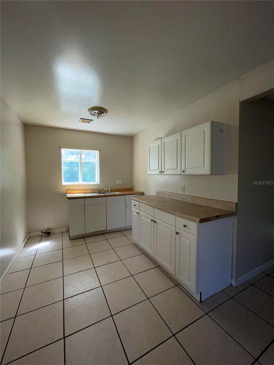 2414 E ORANGE AVE, EUSTIS, FL, 32726