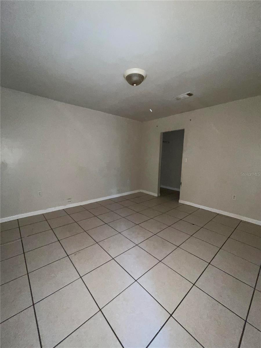 2414 E ORANGE AVE, EUSTIS, FL, 32726