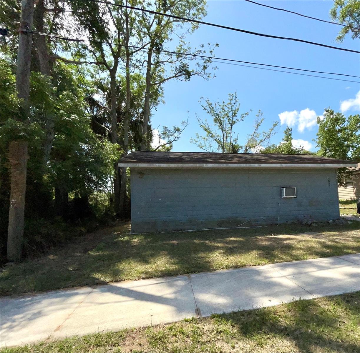 2414 E ORANGE AVE, EUSTIS, FL, 32726