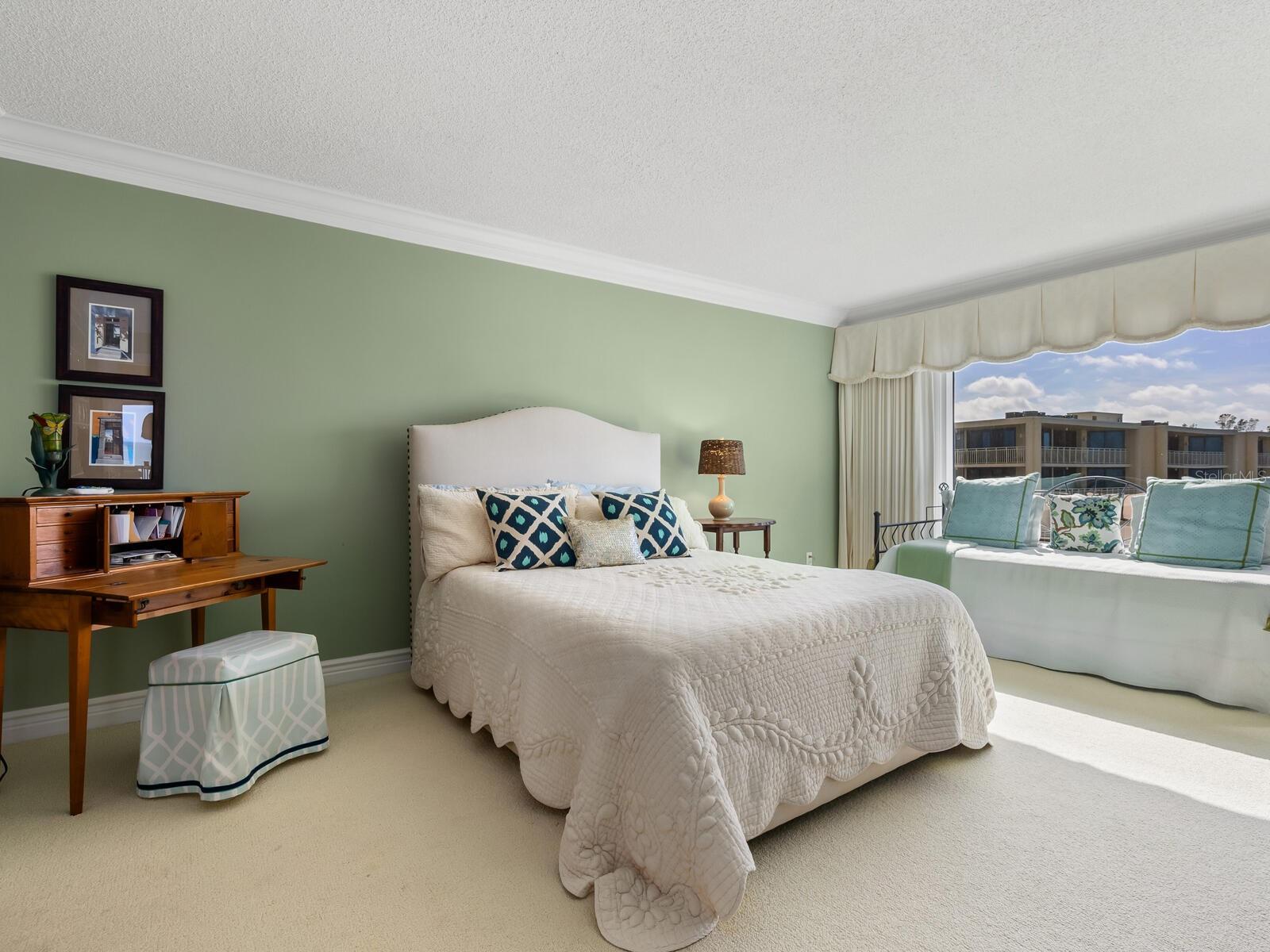 2525 GULF OF MEXICO DR #5A, LONGBOAT KEY, FL, 34228