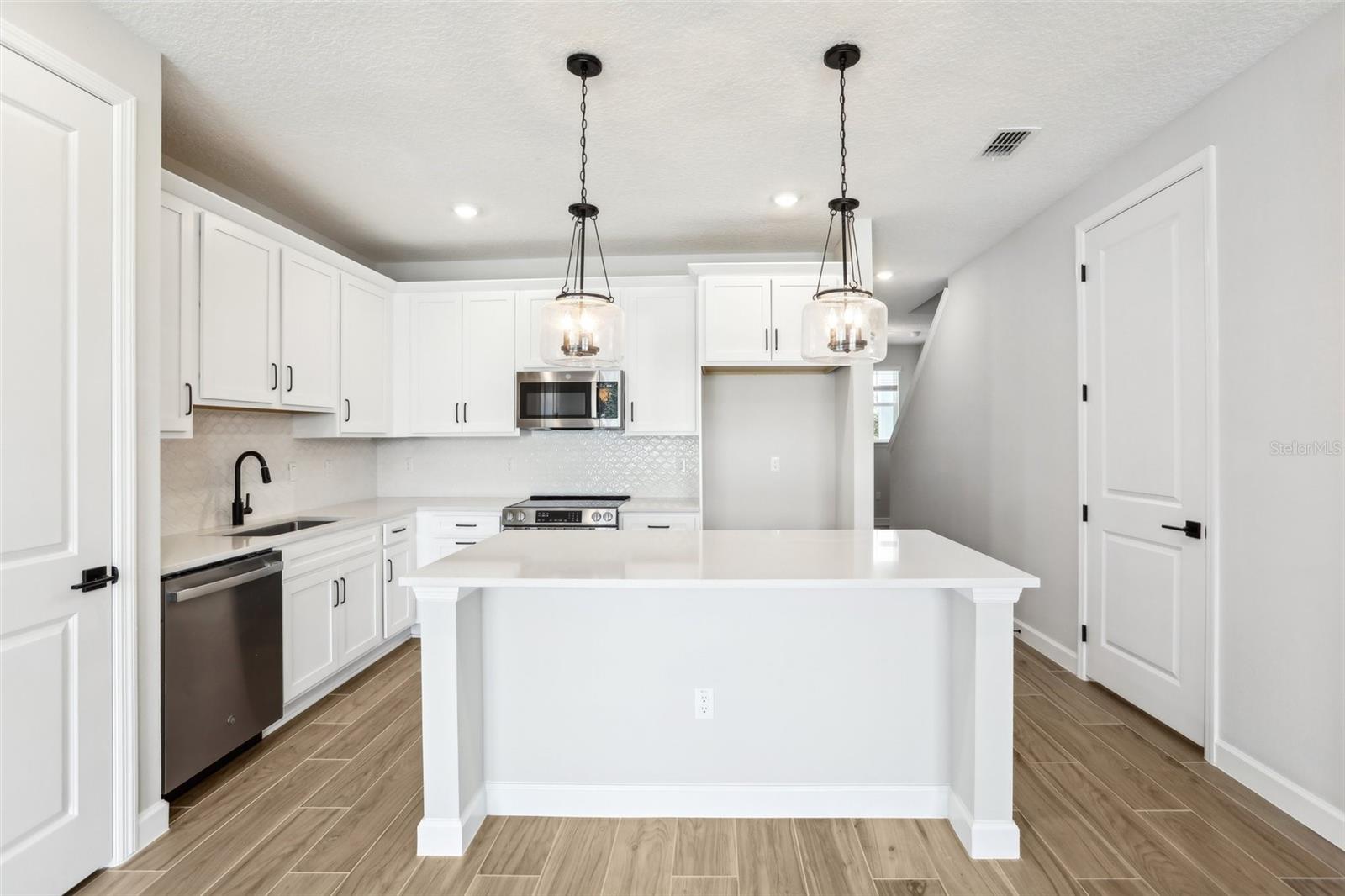 7270 DEER VALLEY CIR, TAMPA, FL, 33635