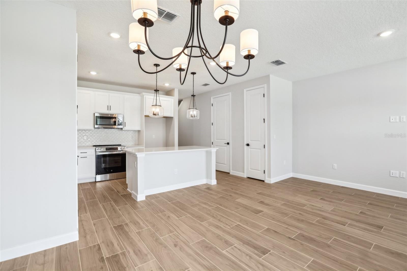 7270 DEER VALLEY CIR, TAMPA, FL, 33635