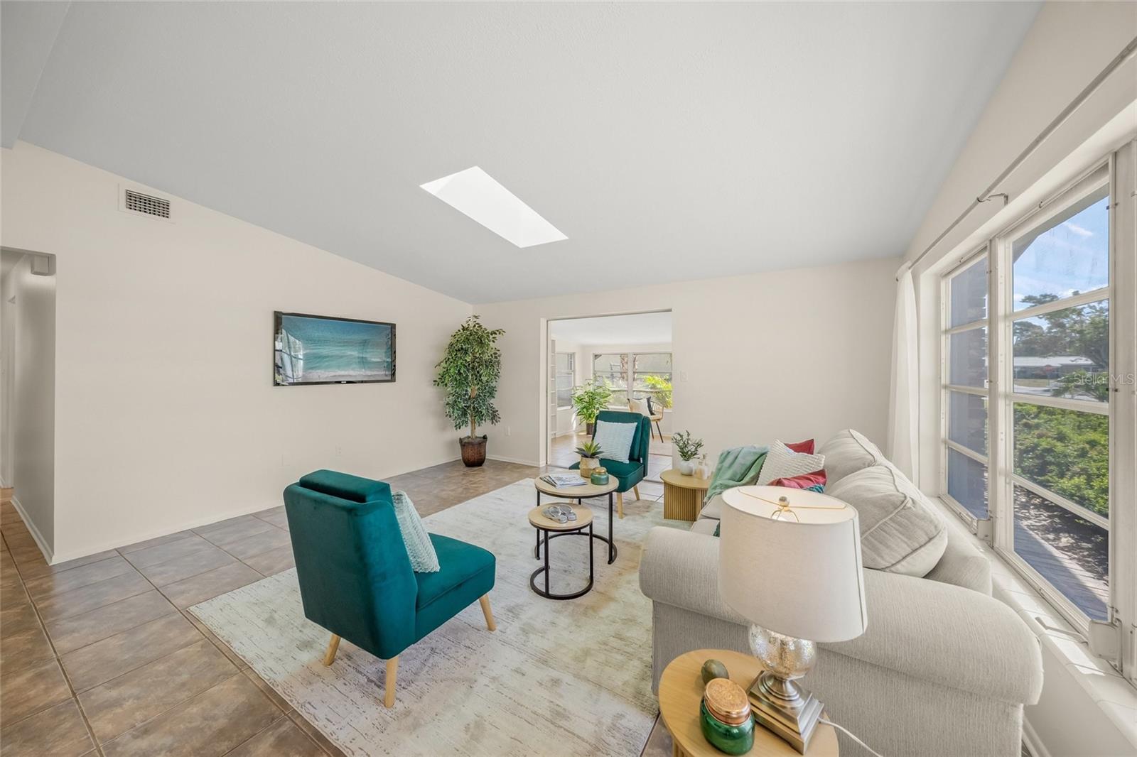 A4647888 Property Photo