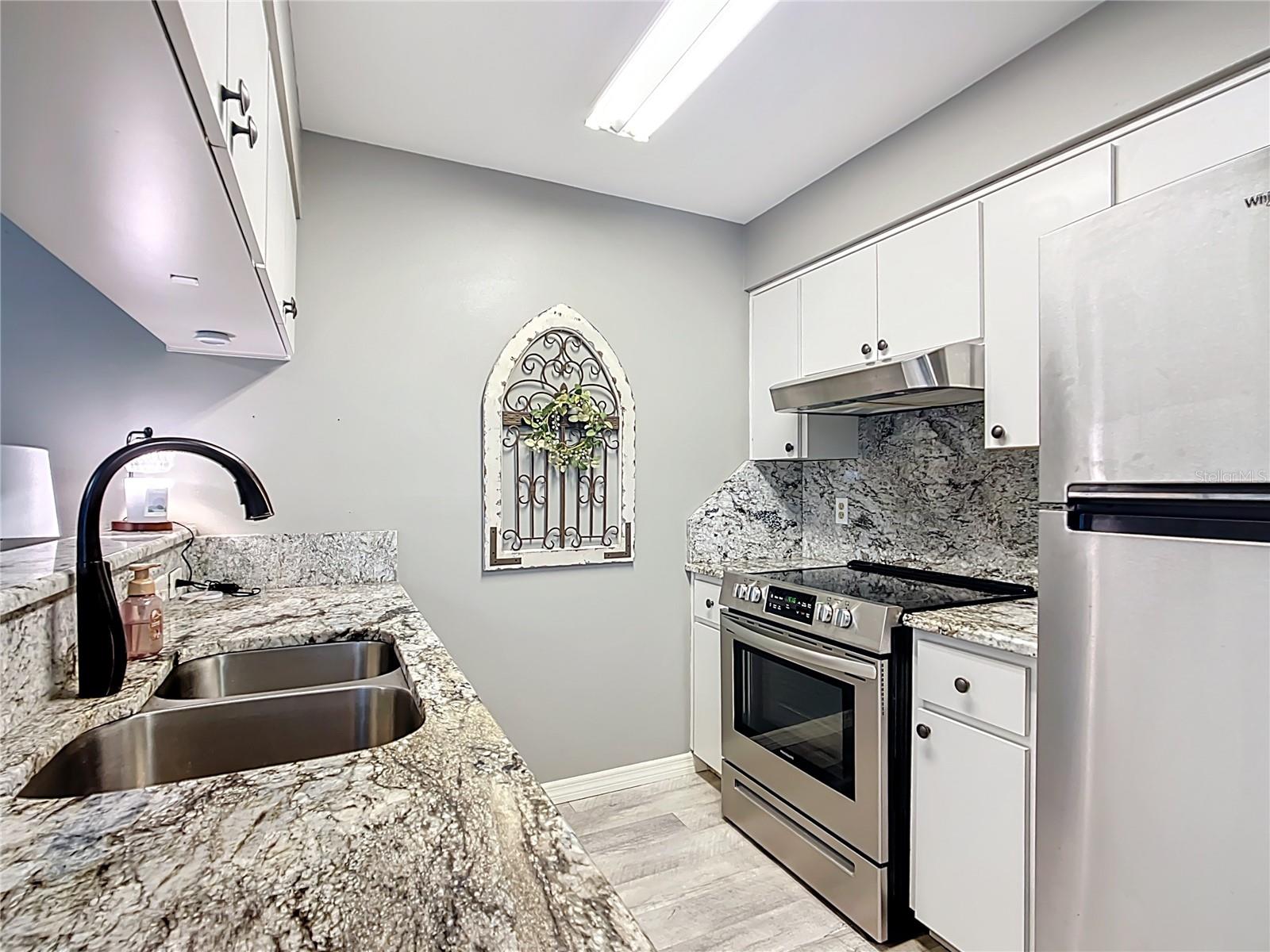 949 SE MAYO DR #105, CRYSTAL RIVER, FL, 34429
