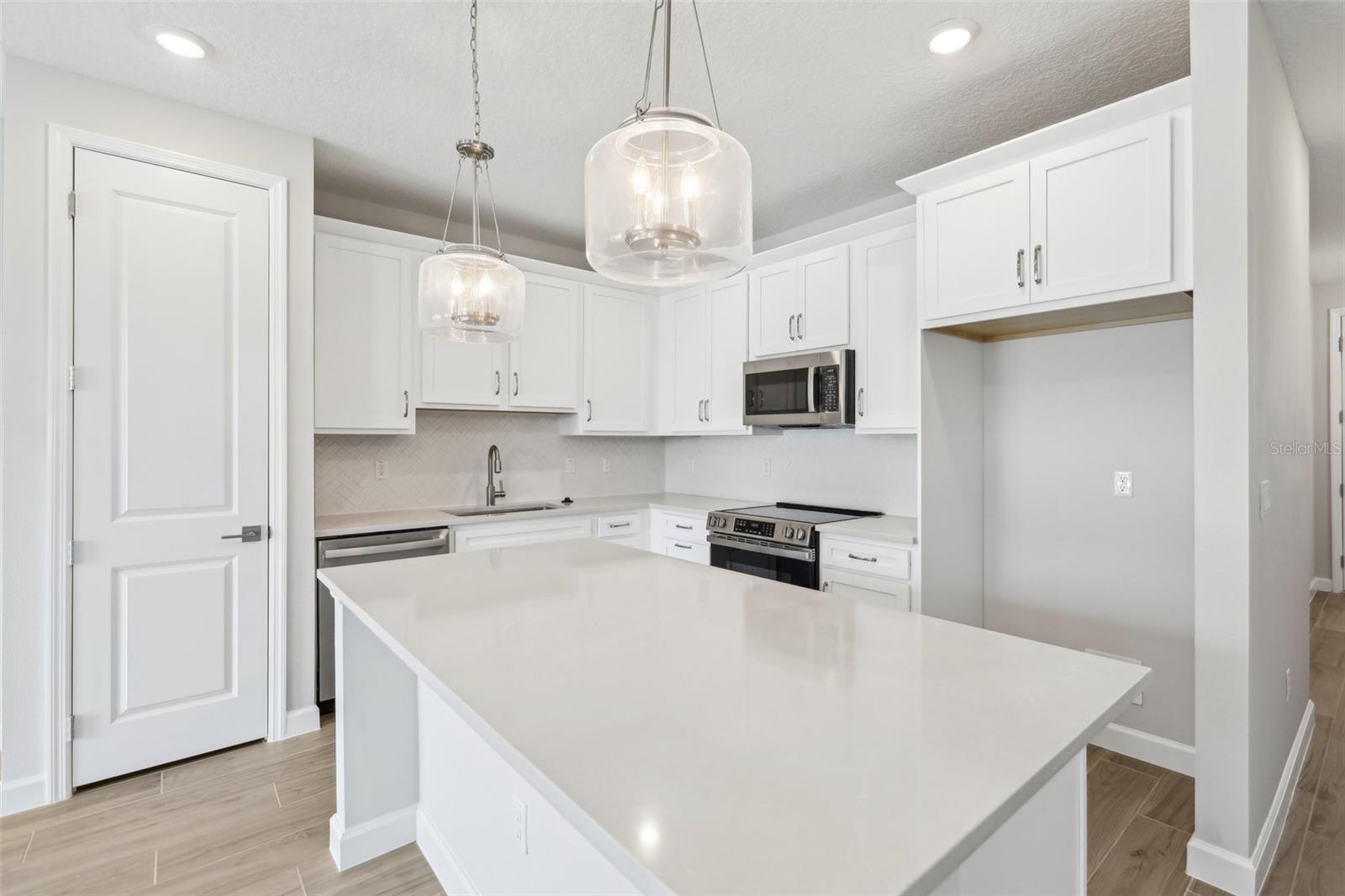 7272 DEER VALLEY CIRCLE, TAMPA, FL, 33635
