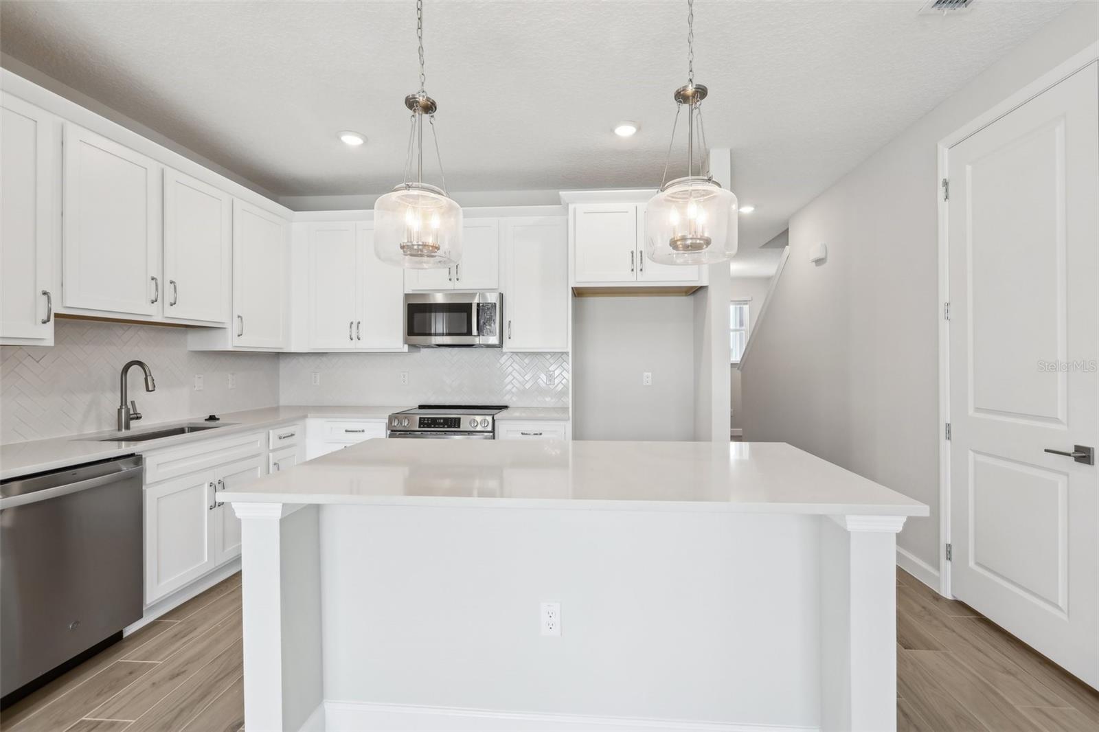 7272 DEER VALLEY CIRCLE, TAMPA, FL, 33635