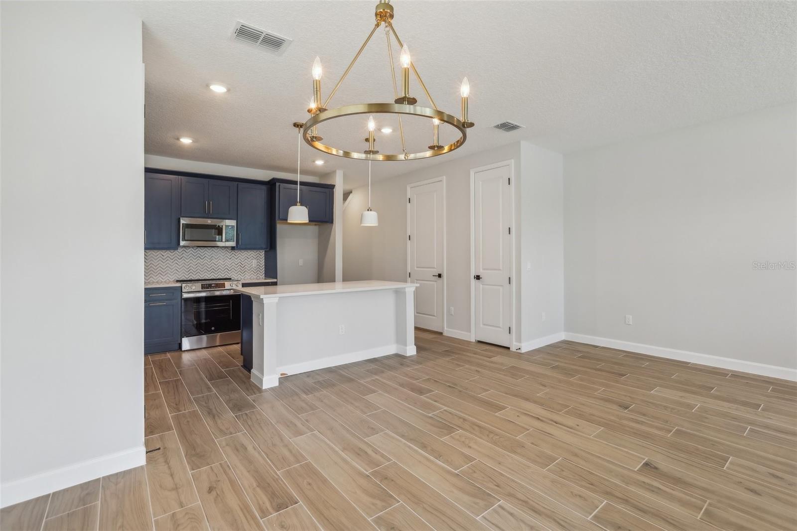 7274 DEER VALLEY CIR, TAMPA, FL, 33635