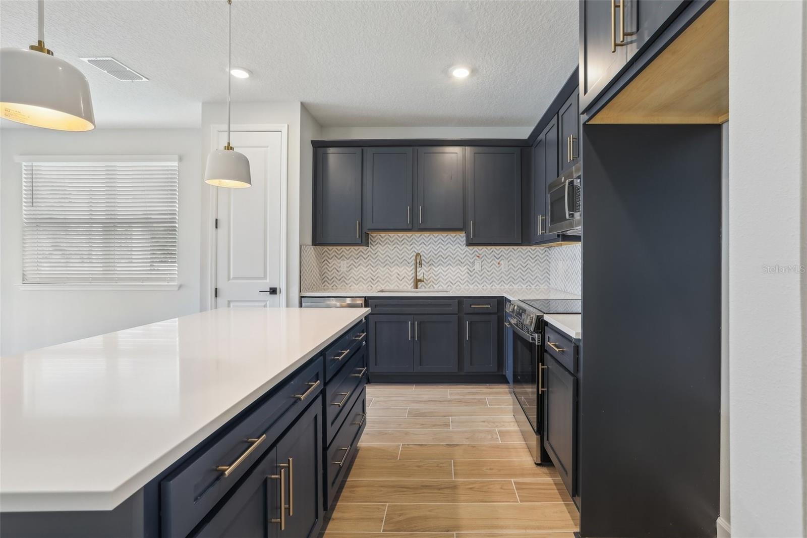 7274 DEER VALLEY CIR, TAMPA, FL, 33635